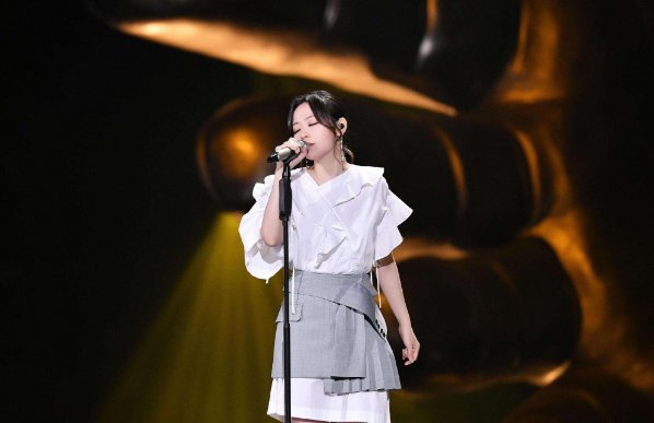 张靓颖参加奥普拉脱口秀,为何会是首位华人?