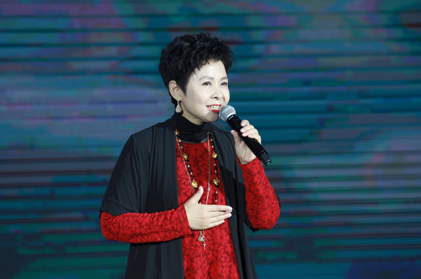 58岁的董文华没有再沉默,揭露被“封杀”背后的什么隐情?