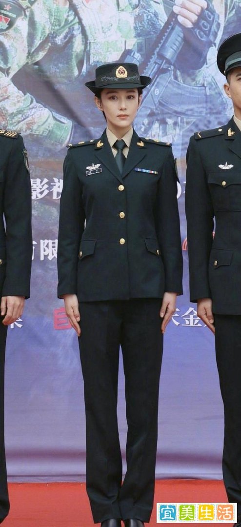 张馨予产后首次复出拍戏，为饰演军人剪掉长发，被喊军嫂英姿飒爽