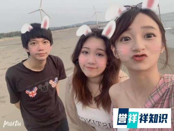 台湾最年轻创作歌手许雅涵为时尚专栏奔海边