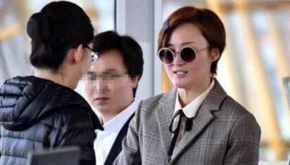 蒋勤勤撞脸尹正是怎么回事?