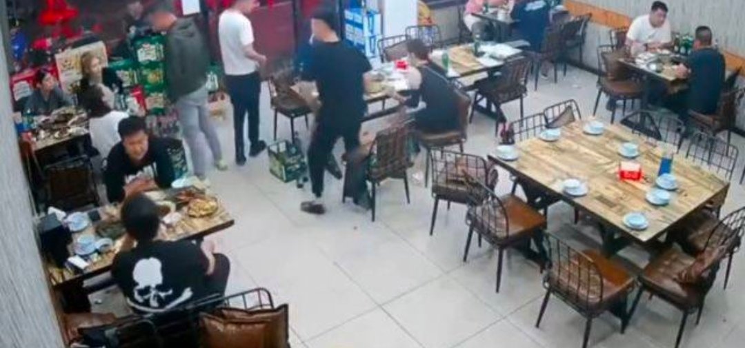 媒体发文评论“唐山三次热搜背后的共性问题”，该如何推动有效的社会治理？