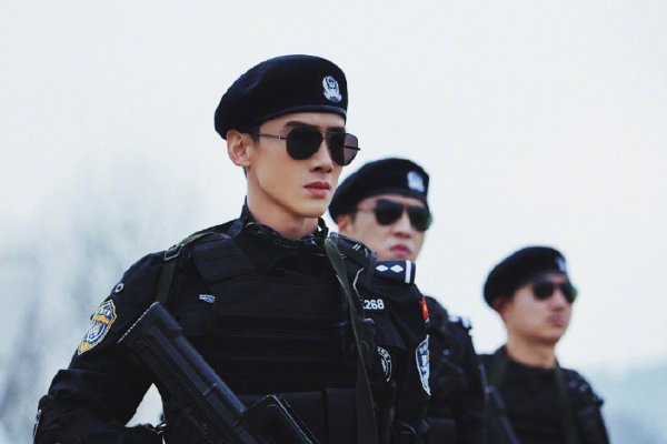白敬亭让粉丝醒酒,他和粉丝之间有过哪些“互怼”瞬间?