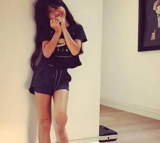 有种“整容式长大”叫曹格女儿,10岁的她褪去婴儿肥后,她变成什么样了?