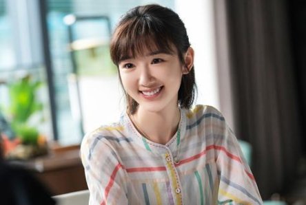 《三十而已》中，钟晓芹的结局如何？