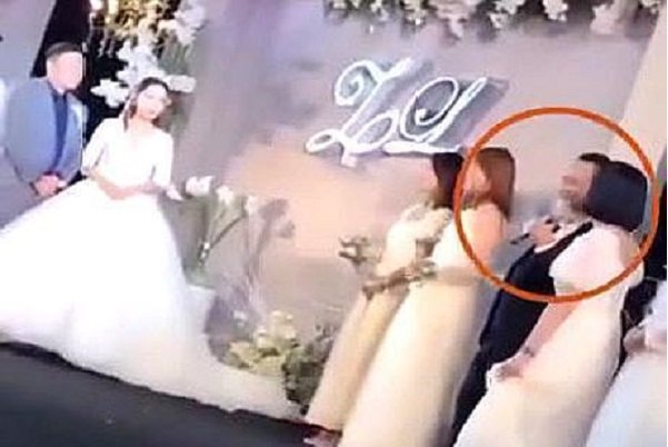 伴娘强吻新郎,新娘解释:她没想那么多,真相到底是什么?