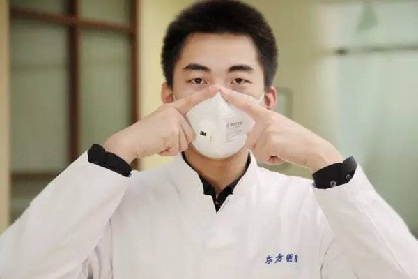 解除隔离10天后发病，这是潜伏期过长还是有别的传染源？