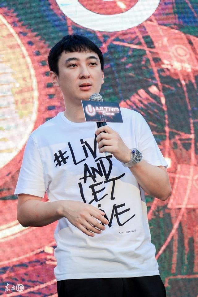 王思聪开直播互动,被问交过多少女朋友?他是怎么回答的?