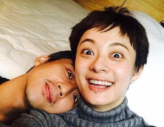 “盗脸”严重,邓超孙俪工作室发布声明,对三十几家企业集体维权