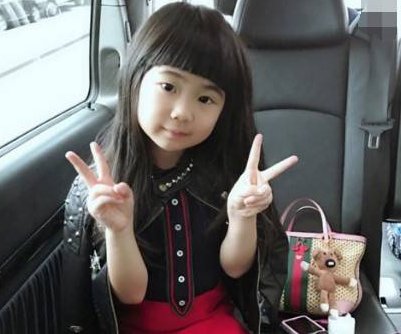 有种“整容式长大”叫曹格女儿,10岁的她褪去婴儿肥后,她变成什么样了?