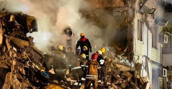 格拉西莫夫开始下死手!乌多地遭饱和式轰炸,基辅面临重大危机