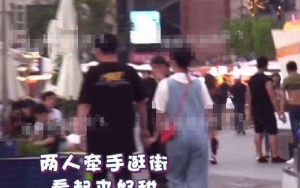 阚清子疑似曝光新恋情 这是咋情况？