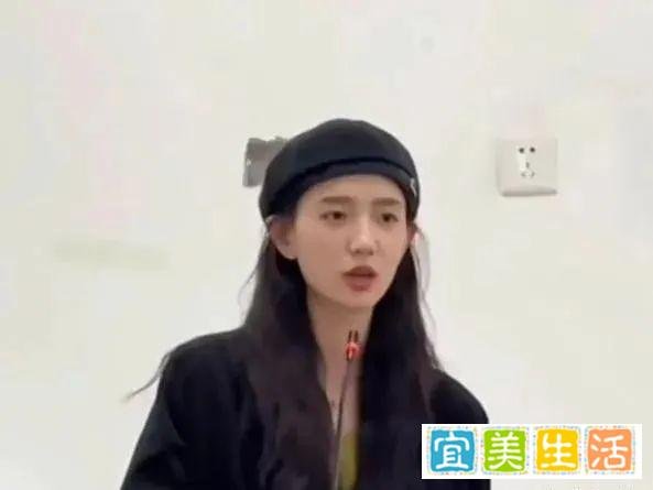 高校毛概老师爆红，集才华和颜值于一身，想不多看一眼都难！