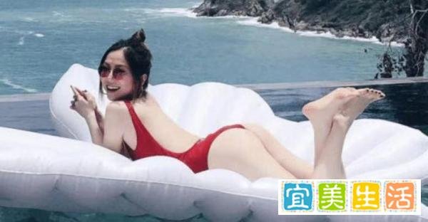 邓紫棋做街头采访,路人说见一次打一次她,结果...键盘侠的写照