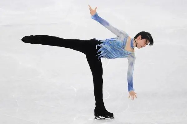 羽生结弦召开新闻发布会，他宣布退役了吗？