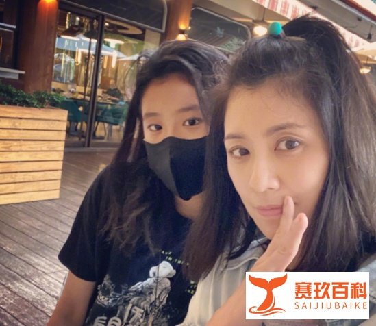 贾静雯大女儿梧桐妹被陌生人威胁，目前已经报警，对方辱骂她是荡妇