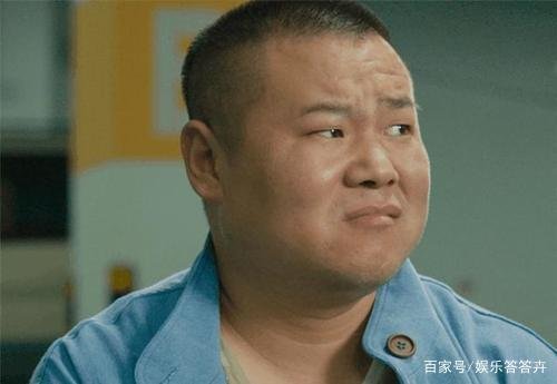 岳云鹏因官方相声演出被迫十点结束演出，谢幕泪洒现场，你怎么看？