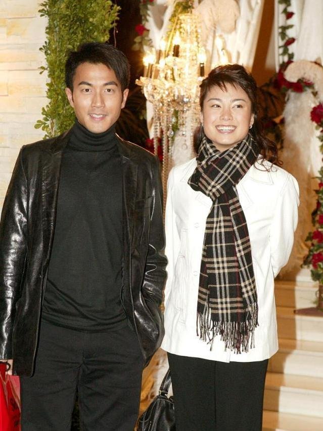 廖碧儿重提与刘恺威旧情满脸尴尬,分手17年无往来,为何感情仍无着落?