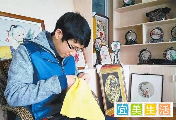 他叫黄关军,他热爱痛苦的一生