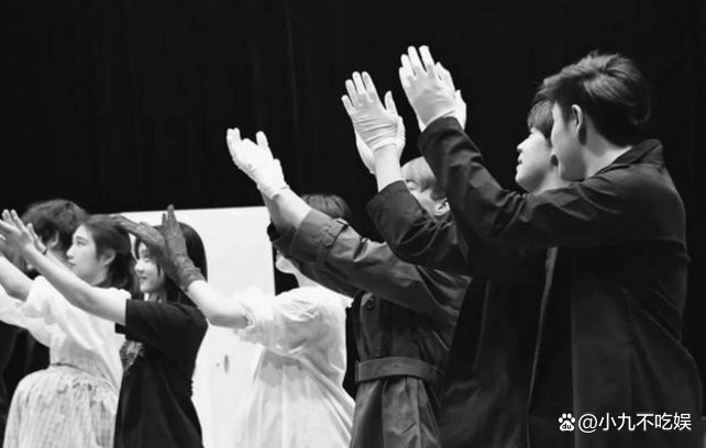 黄多多16岁就当导演，黄磊为她铺好了三条顶级资源，你有哪些看法呢？