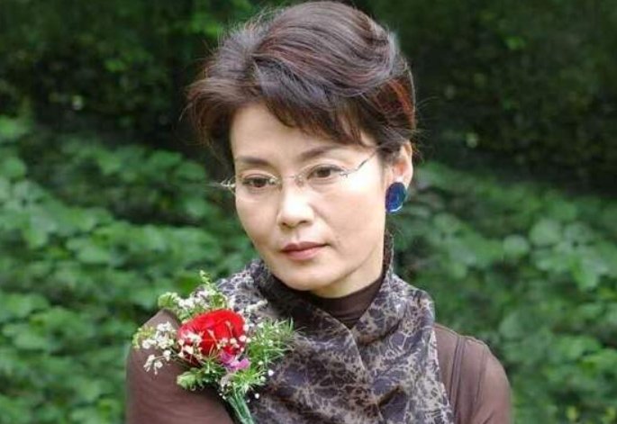 电影演员潘虹个人简历