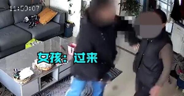 初中女生将入室窃贼拽到监控下露脸 这是咋情况？
