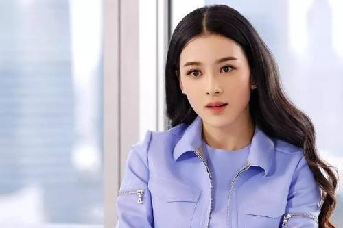 关晓彤“八卦之魂”开启,为什么看向杨紫眼神像极平时吃瓜的我们?