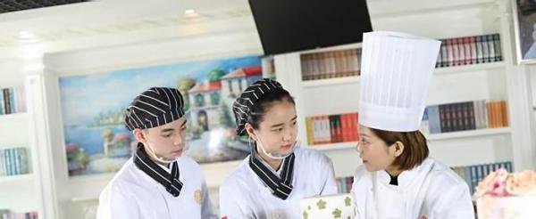 西点培训学校一般学费是多少?