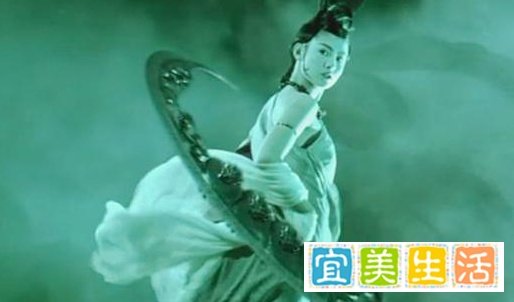 (蜀山传)电影中丹辰子和赤尸的关系？赤尸与血泉是什么关系