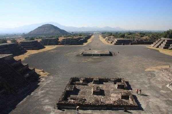 被誉为“众神之都”的特奥蒂瓦坎是谁建造的，又为何突然被废弃?