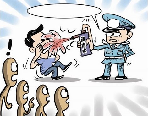 学校执勤人员向考生喷辣椒水是怎么回事？