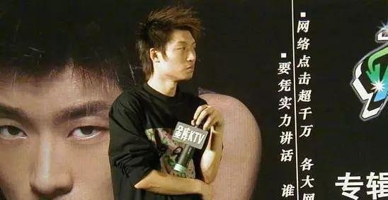 他被誉为说唱界的李敖,120首禁歌中独占两席,早早隐退的葡桃如今在做什么?