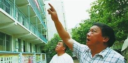 汶川地震中，这所学校2290名师生仅用1分36秒完成自救，背后有何高人？