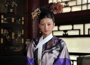 《甄嬛传》主演集体发文庆开播十周年,这部剧中的女演员现在发展的如何?