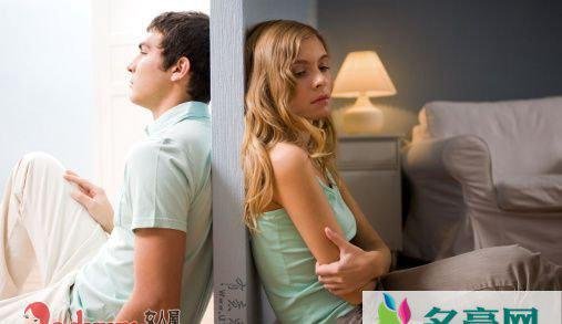 女人越喜欢你越冷淡你,女人喜欢你但假装冷漠的心理