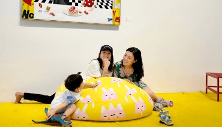 力破不和传闻!章子怡受苏芒邀请,带儿女参加艺术展,俩人关系如何?