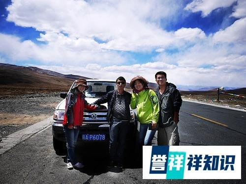 话多了遭人烦,男女搭车因话多被丢高速公路,司机:罚款也不拉!