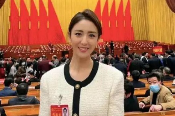 演艺界人士晒文代会合影,你第一眼看到了谁?