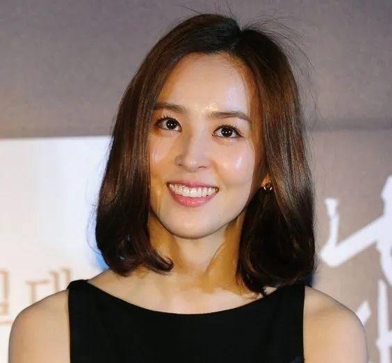 他是朝鲜人民的鲁尼,相貌奇丑却迎娶超美空姐成人生赢家!
