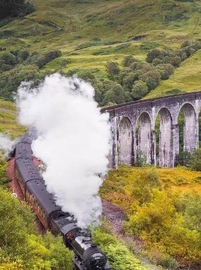 英国原来是由四个国家组成的：分别是英格兰、苏格兰、北爱尔兰和威尔士。