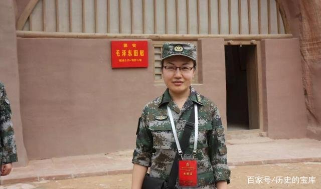 “女中豪杰”李莉:虽从未上过战场,为何能使美军只敢退不敢进呢?