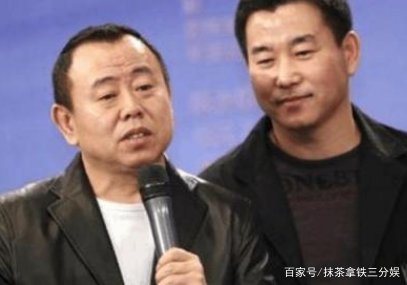 潘长江的亲弟弟也是圈内人,身高长相差距大,站一起都认不出,他是谁?