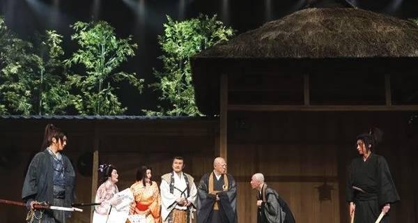 日本已逝导演蜷川幸雄生前执导,被称为“舞台天才”的藤原龙也主演