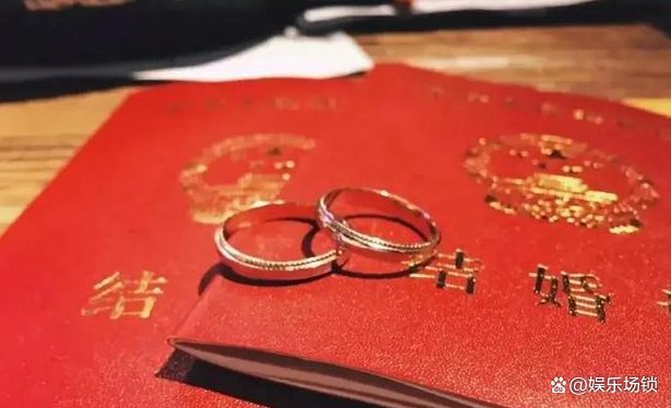东航坠机现场发现十几本结婚证,为什么那么多人带结婚证上飞机?