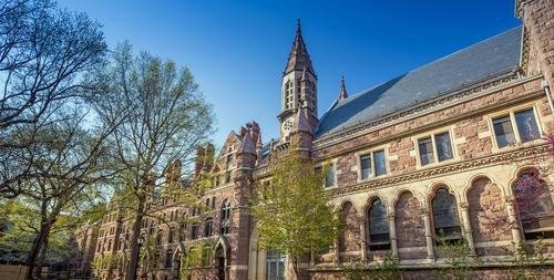 因使用奴隶主的名字，耶鲁大学被要求改名