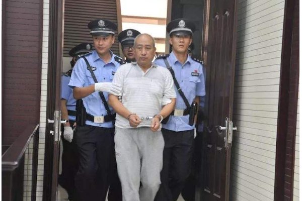 为什么说白银案是顶包？