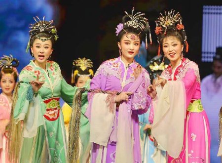 《牛鄌织女天仙配》的故事情节是什么?