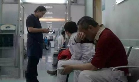 医护员手术室互殴 工作与生活问题,你是如何衡量的?