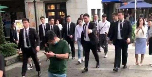 世界级头号网红特朗普,中招新冠病毒了,原因竟然是穷!