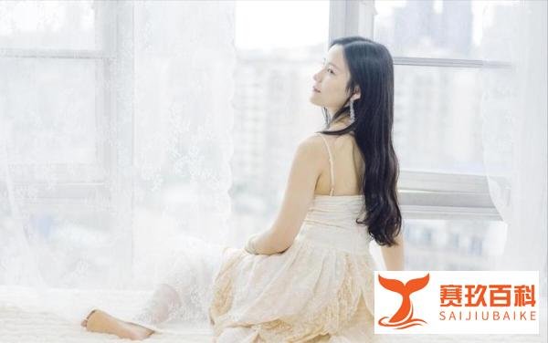 震碎三观！女教师在丈夫出差期间出轨，聊天记录和照片被曝光！